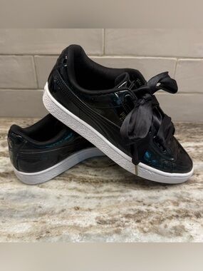 Puma Basket Heart Sneakers Shoes Womens 8.5 Patent Black Running Athletic Ribbon